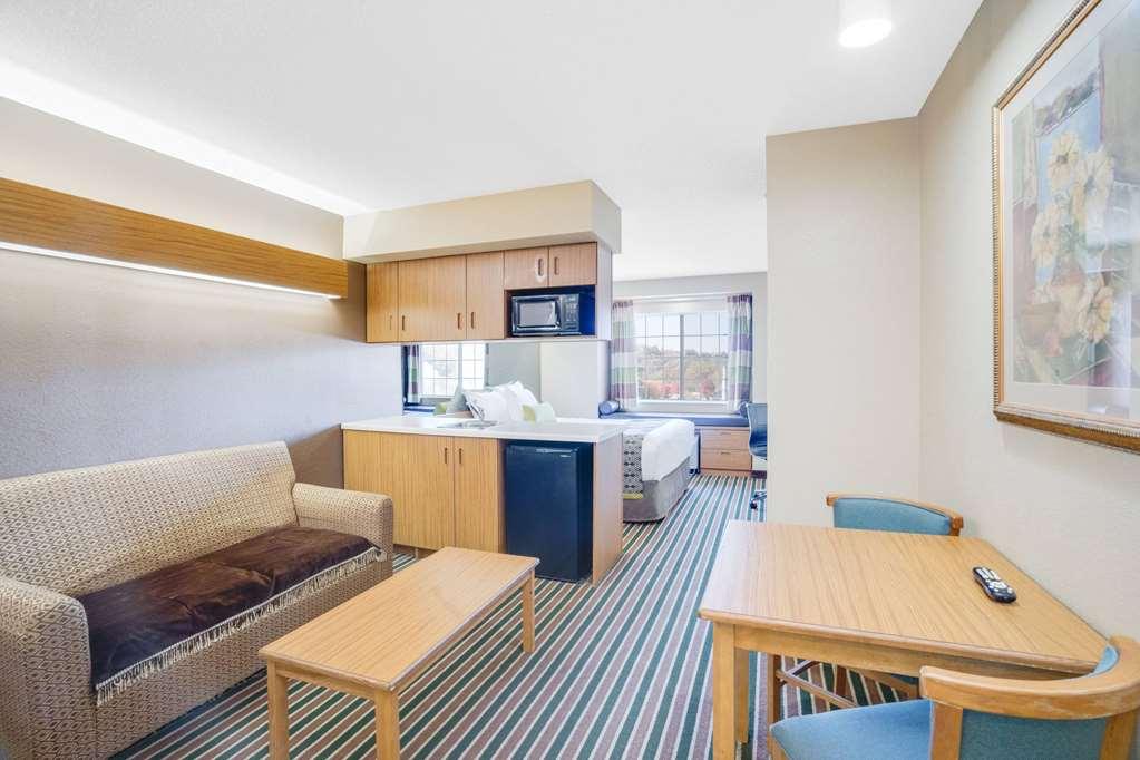 Microtel Inn & Suites By Wyndham פיג'ן פורג' חדר תמונה