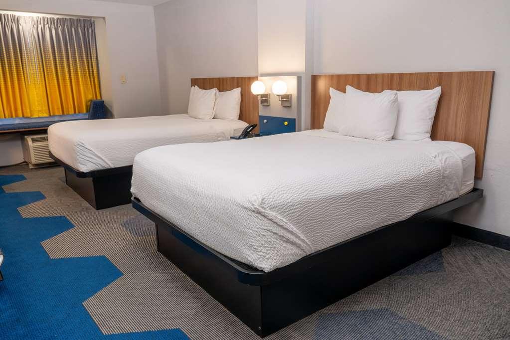 Microtel Inn & Suites By Wyndham פיג'ן פורג' חדר תמונה